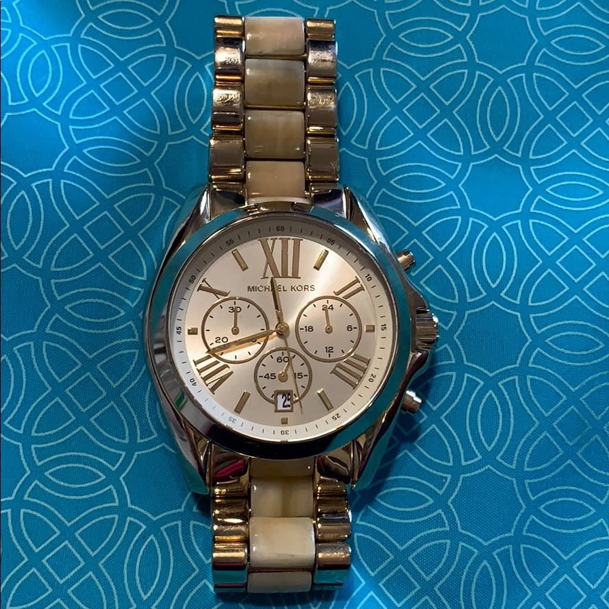 Large Face Gold Michael Kors
